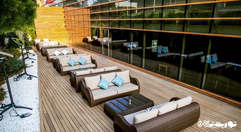 محوطه نشیمن تراس هتل